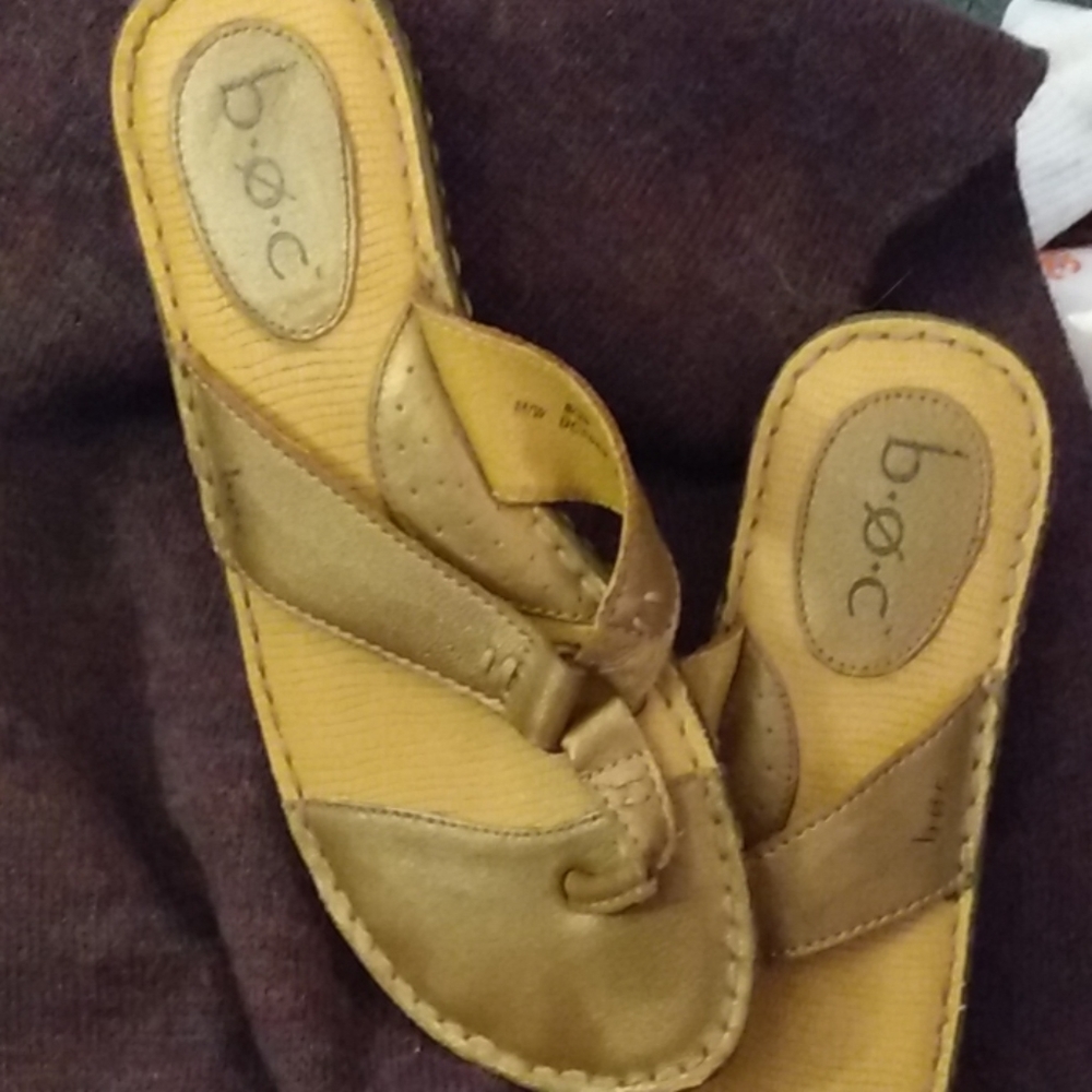 BOC Bronze Sandels size M/W (7/8)